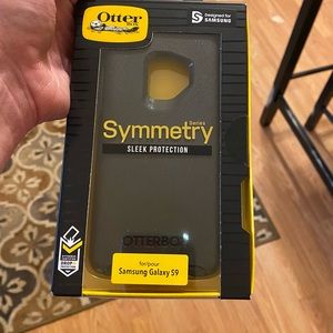 Otterbox Symmetry cellphone case